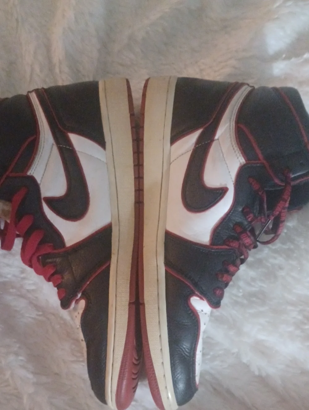 Nike Air Jordan 1 Retro High Bloodline  Mens Sz 11.5